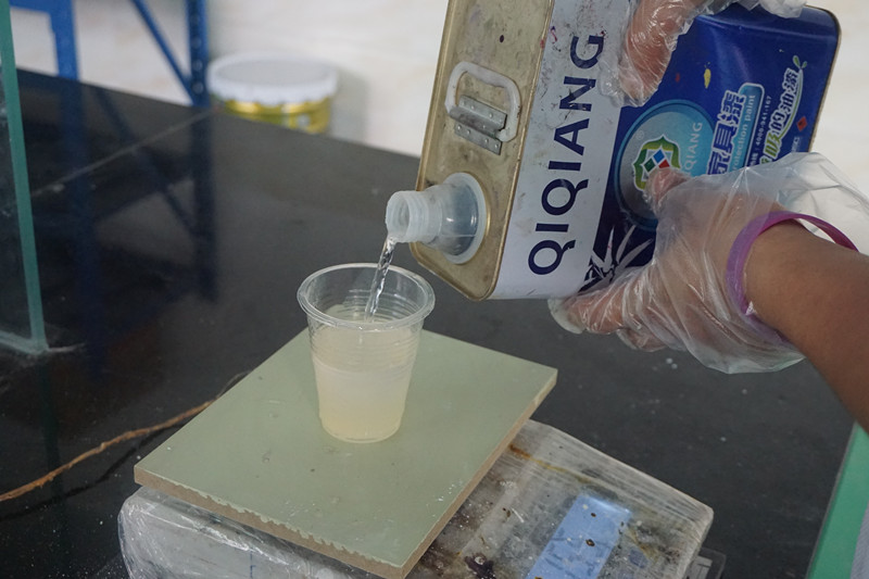 漆强QU-3003 PU特清透明底漆精确调配